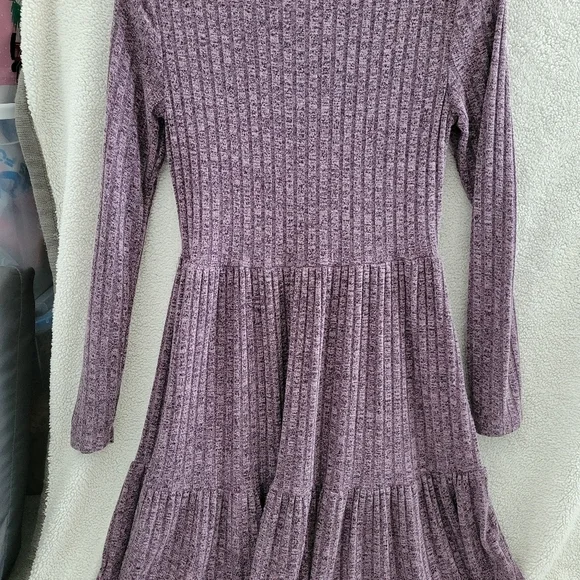 SHEIN LUNE Ruffle Hem Solid Dress - Picture 2 of 4